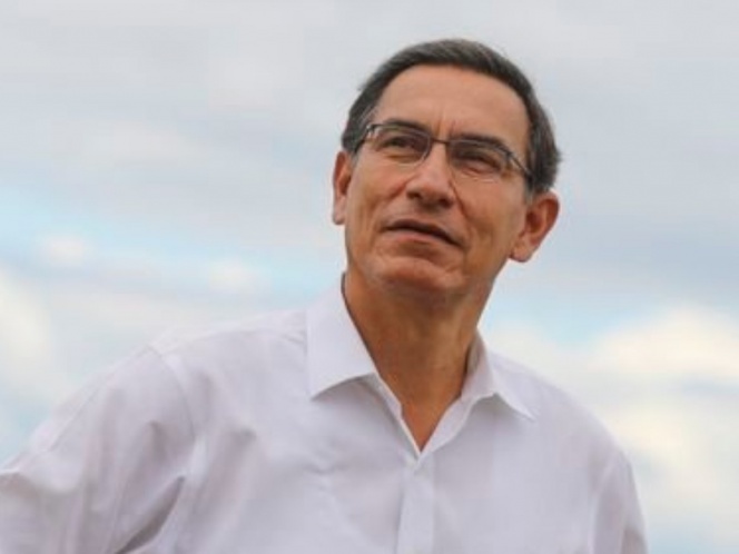Congreso de Perú destituye al presidente Vizcarra