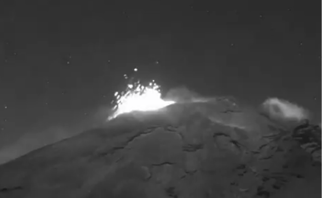 Captan explosión del Popocatépetl