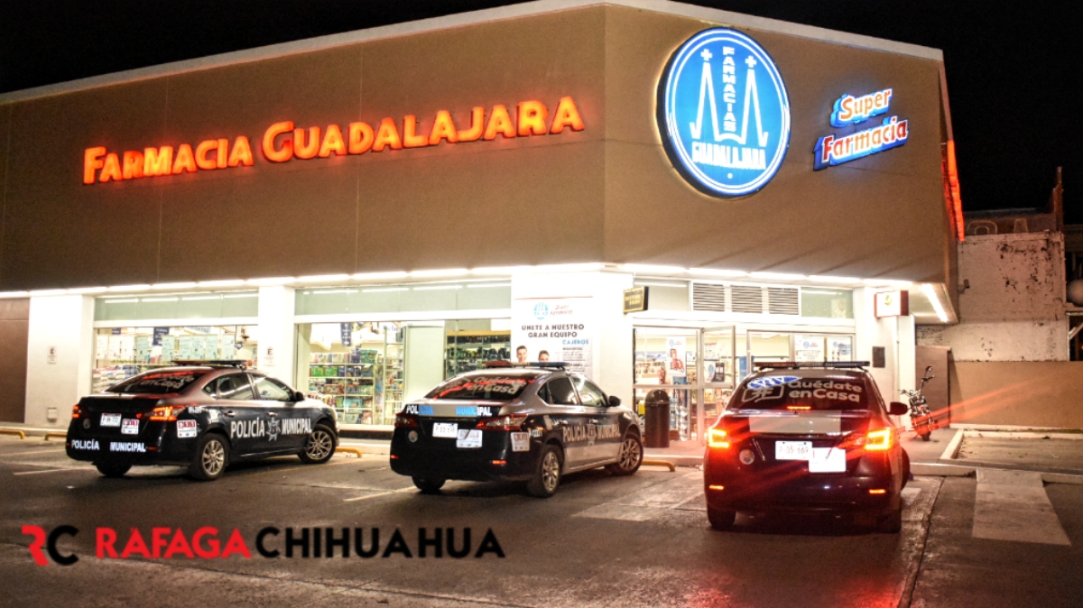 Solitario asaltante se lleva mil pesos y celular de Farmacia Guadalajara
