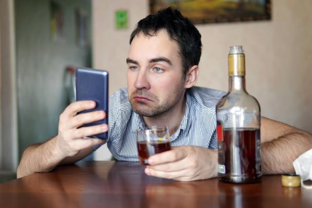 Modo “borracho” de WhatsApp evitará la cruda moral