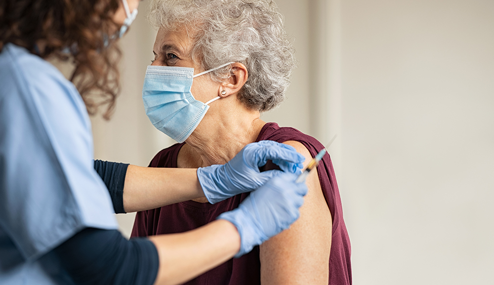 Se han registrado 3.2 millones de adultos mayores para recibir vacuna contra Covid