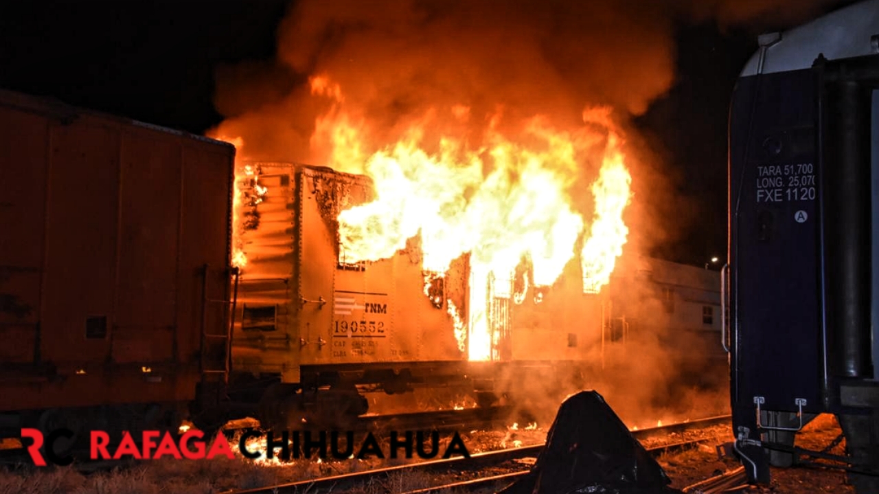 Arde vagón de tren en Ferromex