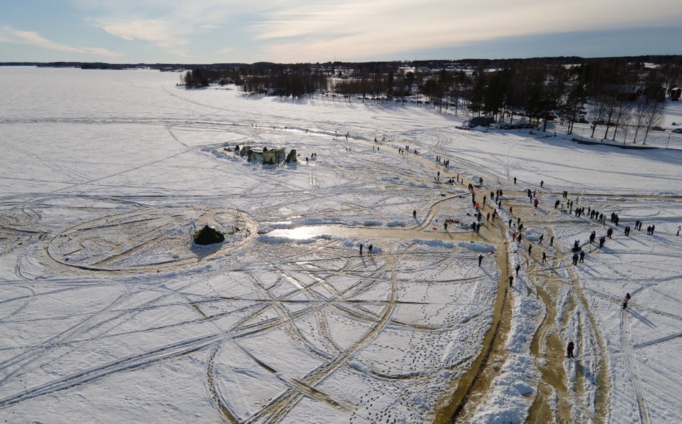 Finlandia busca hacer el “carrusel de hielo” más grande del mundo