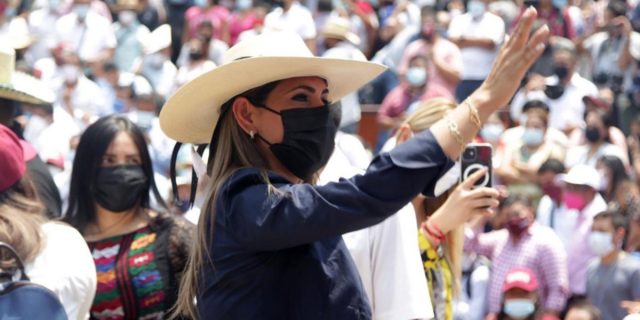 Le quitan candidatura a Félix Salgado y pone a su hija; arrancó campaña