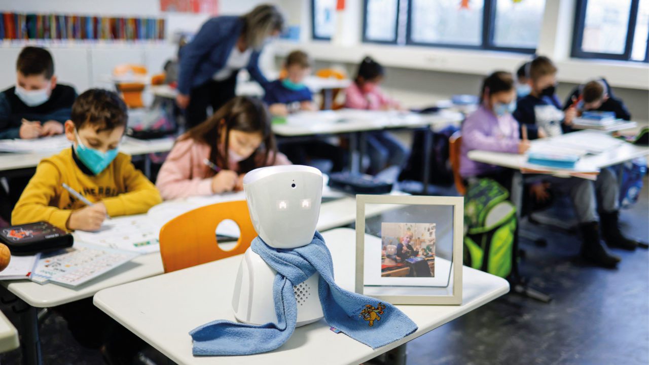 Robot avatar asiste a la escuela en lugar de un alumno enfermo