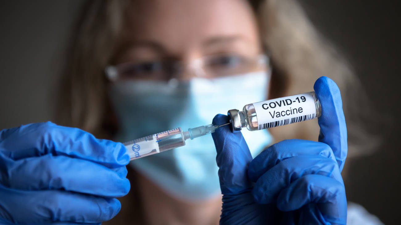 Van 160 millones de vacunas aplicadas vs COVID