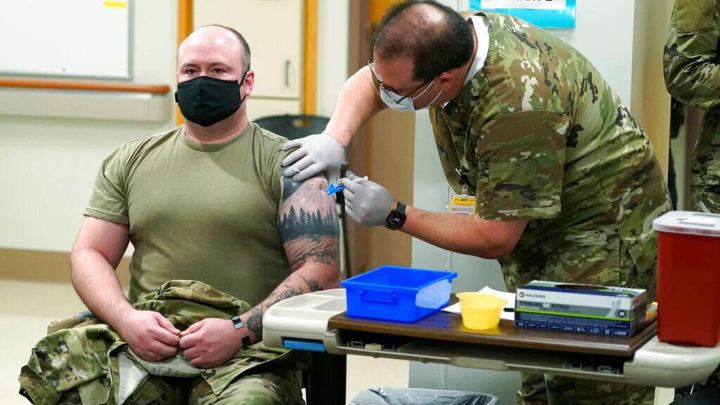 Ejército de EU comienza despido de soldados que rechazan vacuna anticovid