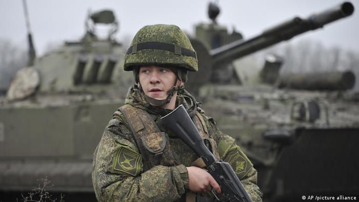 Por tensión en Ucrania: Reino Unido enviará soldados a Polonia