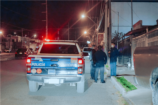 Policías municipales asaltan a joven durante operativo 24 Horas en tu Barrio