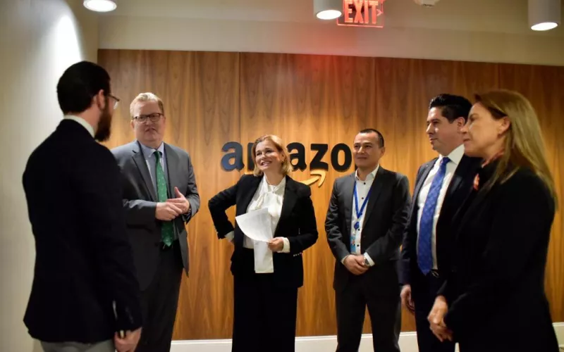 Firma Amazon convenio de colaboración con el Gobierno del Estado de Chihuahua