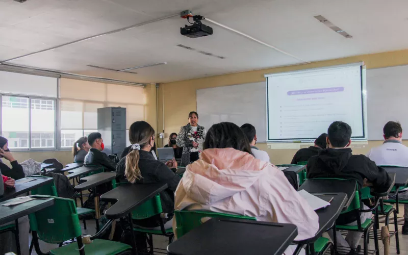 Ofrece ICHIJUV pláticas de salud mental a estudiantes del Colegio de Bachilleres