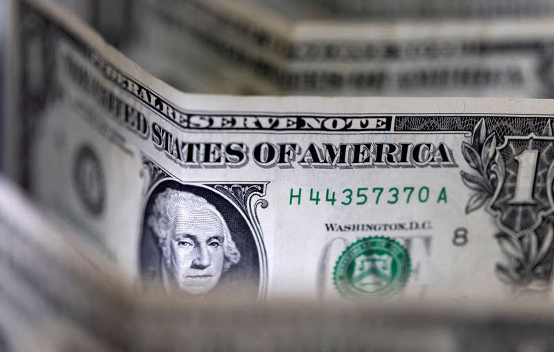 Dólar se afirma y yen se mantiene cerca de mínimos de 2015