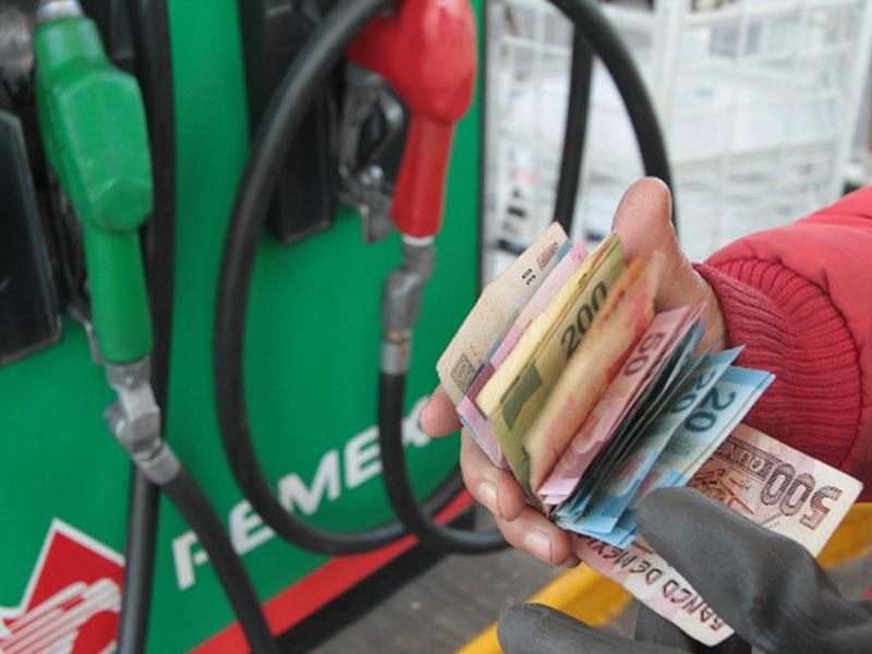 Subsidio a la gasolina ayudará a que no aumenten precios al público: Hacienda