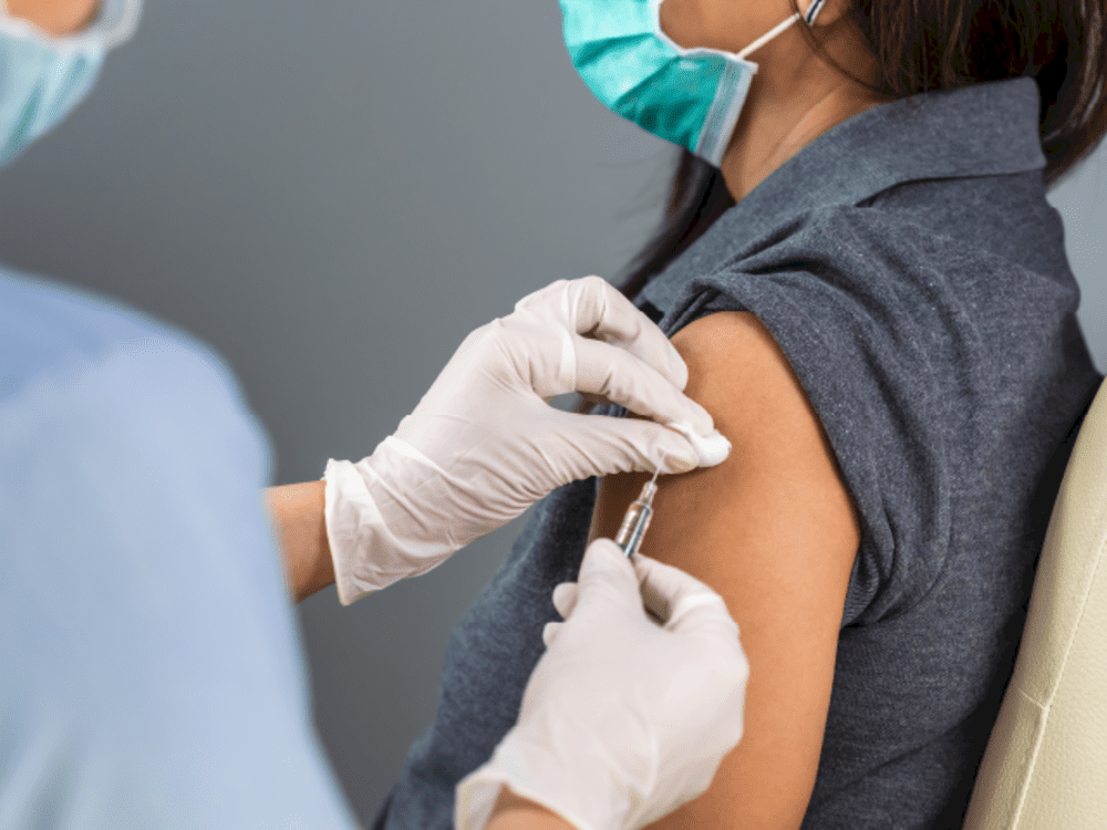 Salud anuncia que harán un operativo especial de vacunación COVID en abril