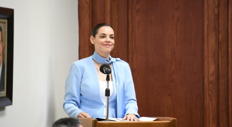 La nueva directora de la Facultad de Contaduría es Cristina Cabrera