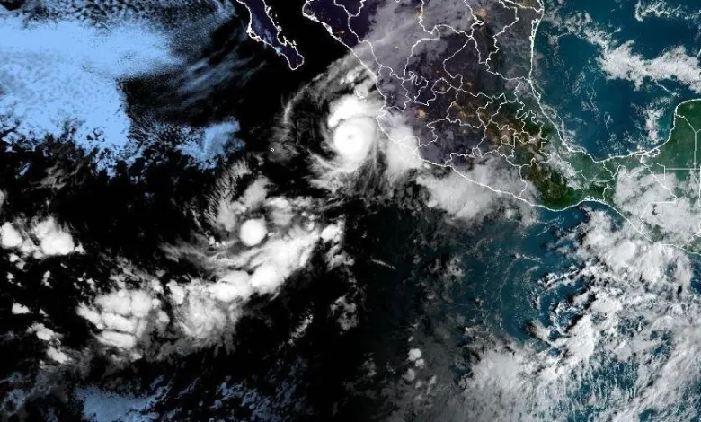 Se alistan cuatro entidades para hacer frente al huracán Orlene