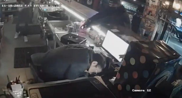 Así fue el ataque en bar de Celaya donde le disparan a empleadas