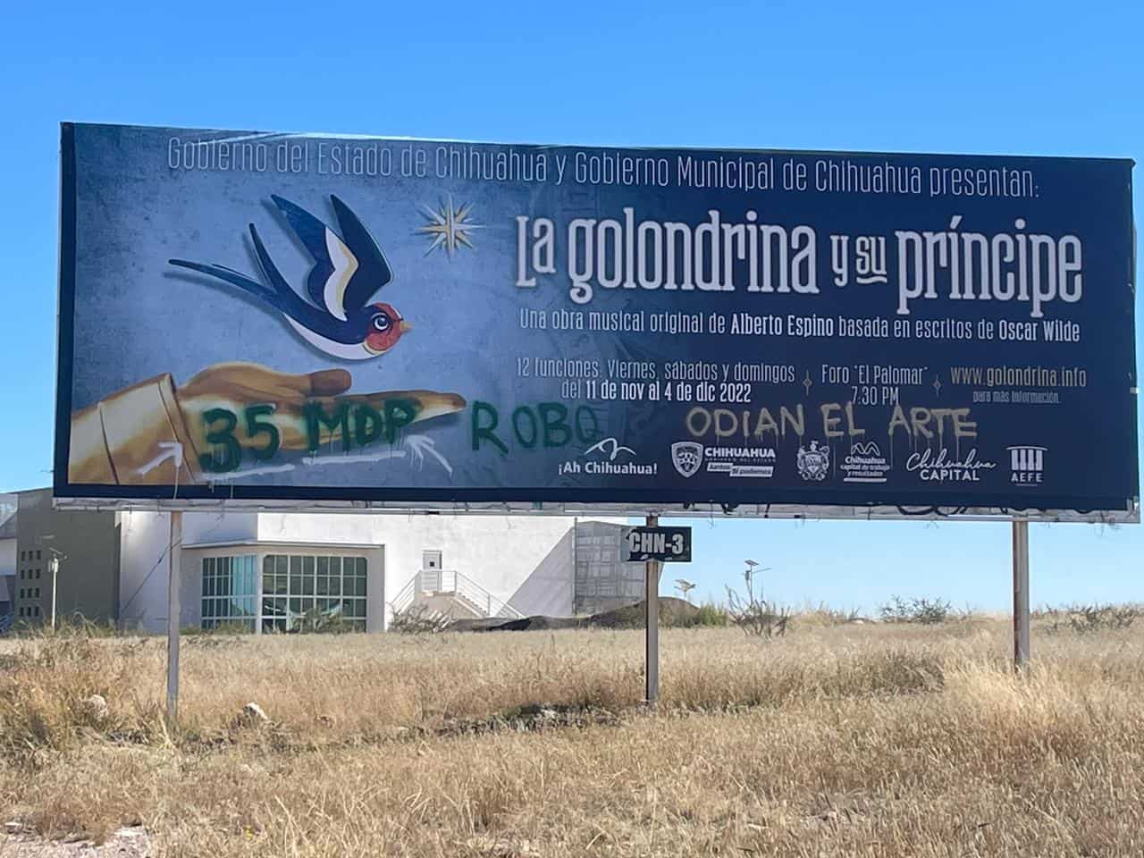 Grafitean publicidad pagada por Gobierno del Estado de la polémica obra “La Golondrina y su Príncipe”; “35 MDP, Robo, Odian el arte” le pintan