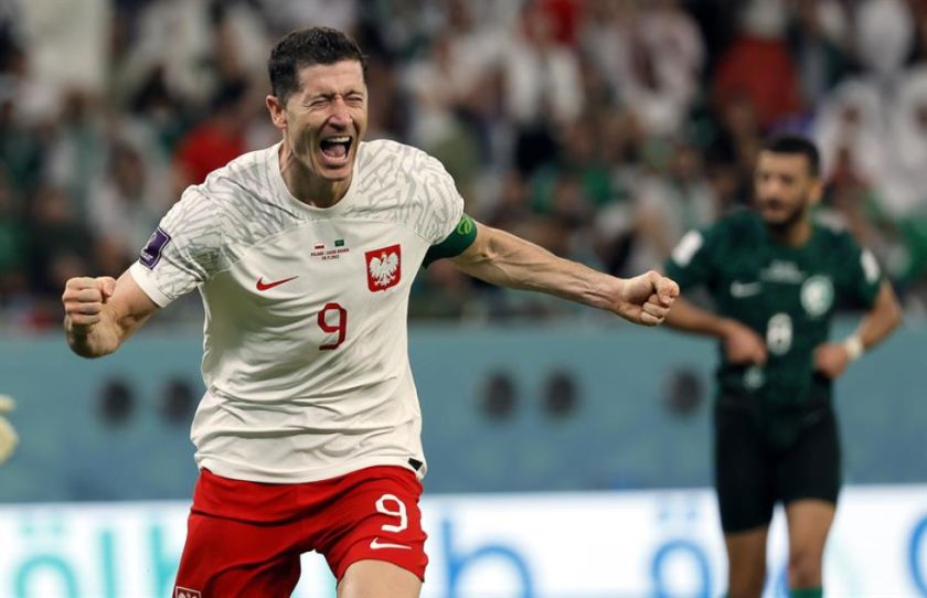 QATAR 2022 | La selección polaca logra una importante y sufrida victoria (2-0)
