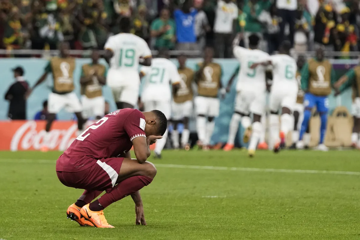QATAR 2022 | Senegal, el primer país africano en ganar en el torneo, le dio un golpe de KO al seleccionado local, el peor anfitrión de la historia
