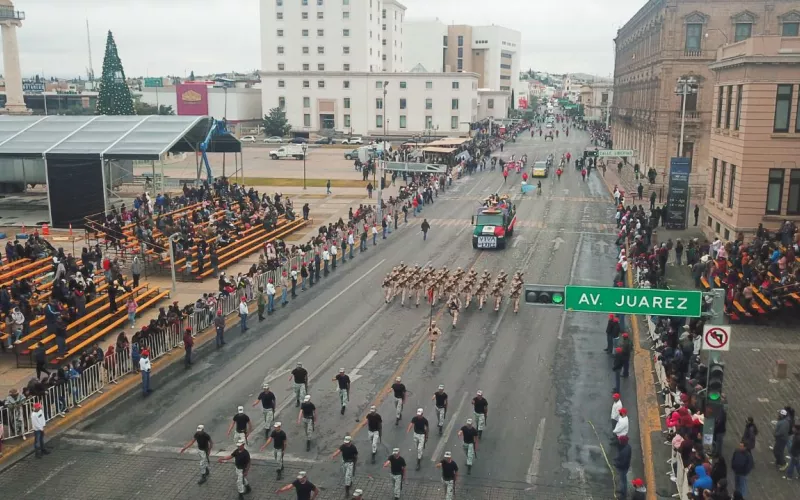 Se llevó a cabo con éxito el desfile cívico deportivo conmemorativo del 112 aniversario del Inicio de la Revolución Mexicana
