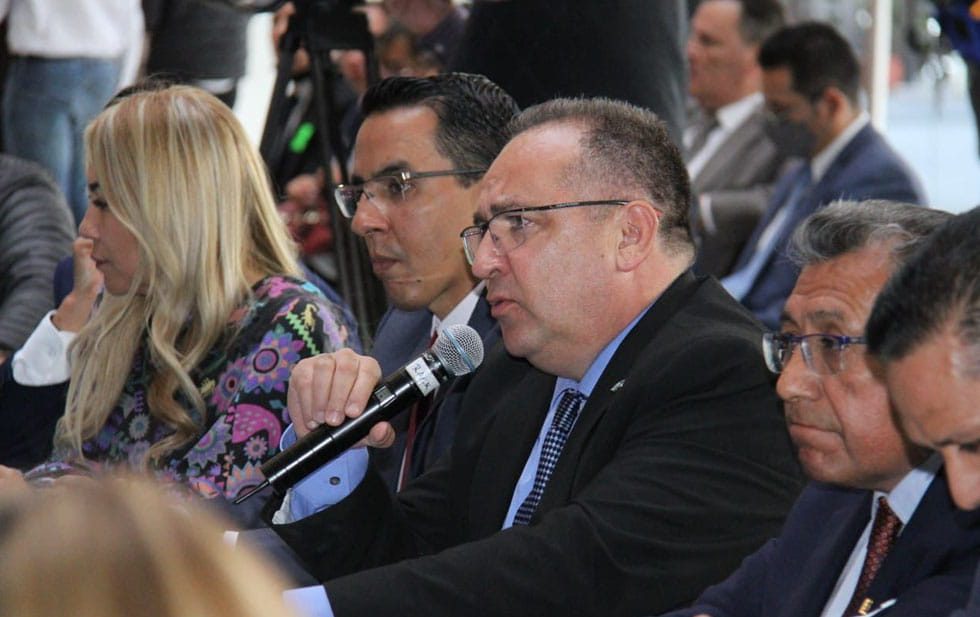 Ante el Congreso de la Unión, defiende Luis Rivera presupuesto de la UACH
