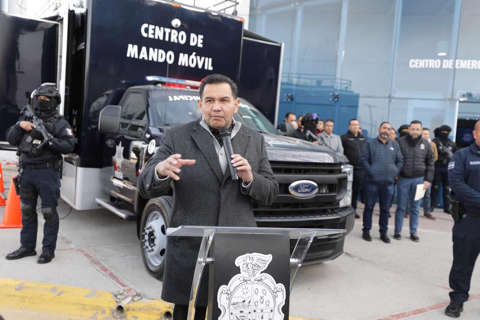 Con equipamiento de alta tecnología entrega Cruz Pérez Cuellar dos Unidades de Comando Móvil a la Secretaría de Seguridad Pública Municipal