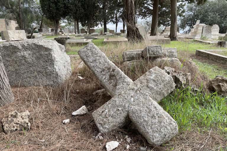 La Iglesia anglicana y Reino Unido condenan la profanación de tumbas en Jerusalén
