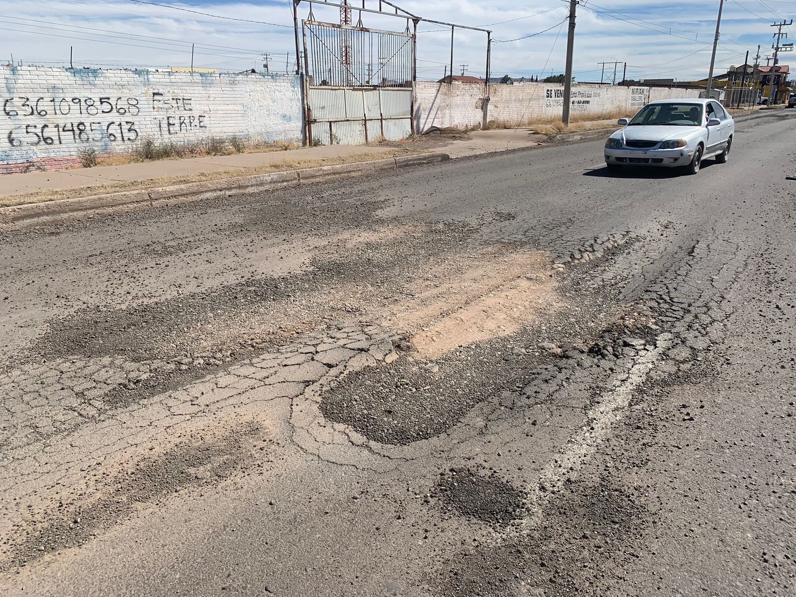 Exige América García reparación de daños vehiculares por mala pavimentación de la Avenida Tecnológico