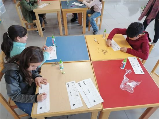 Sensibilizan a niñas y niños en Braille con programa Cooltura por la paz