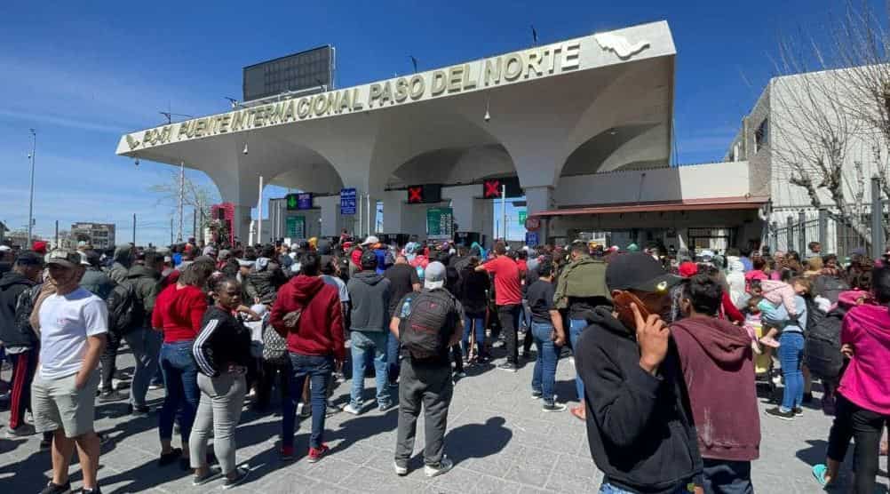 MIGRANTES | Cierran Puente Santa Fé; Falso rumor provoca que migrantes intenten cruzar la frontera en Cd. Juárez
