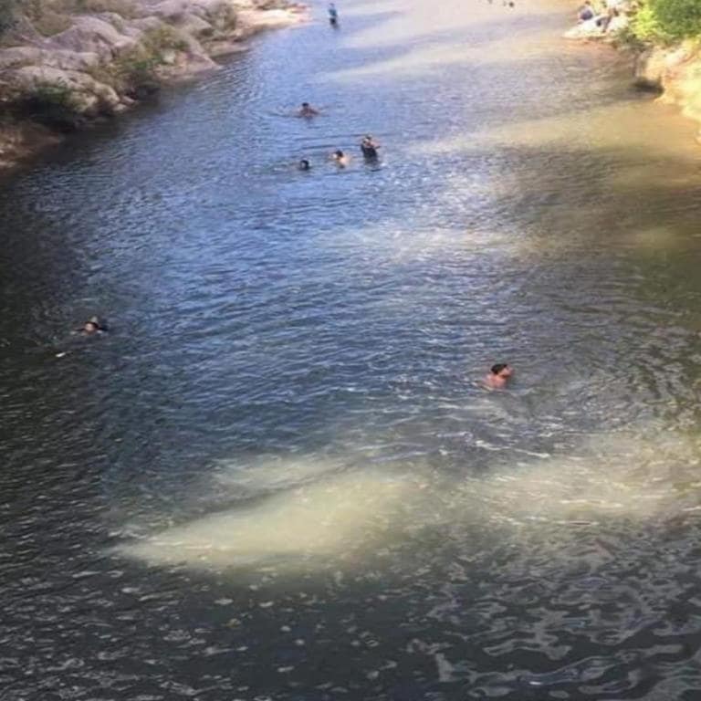 De la diversión a la tragedia: Dos hermanitas de 11 y 12 años mueren ahogadas en un río