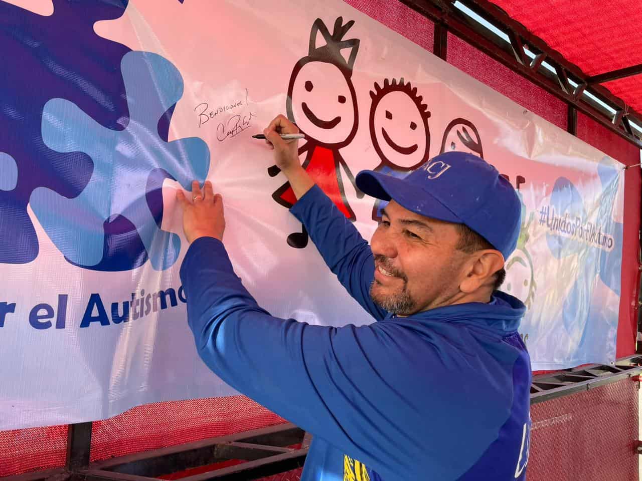 Alcalde Cruz Pérez Cuéllar dio arranque a la carrera “Unidos por el Autismo”
