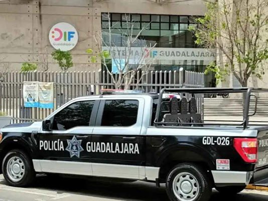 Madre con cáncer terminal abandona a sus dos hijos en el DIF de Guadalajara