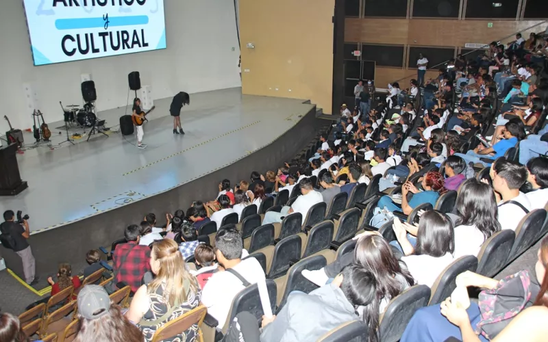 Participan más de 100 estudiantes del Cecytech en espectáculo artístico y musical “CASA 2023”