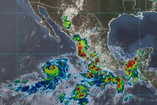 Tormenta Tropical ‘Beatriz’ se intensifica y huracán ‘Adrián’ pasa a categoría 2; afectarán varios estados del país