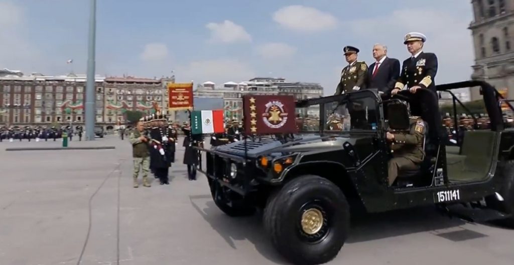 AMLO celebra los 200 años del Colegio Militar durante el desfile del 16