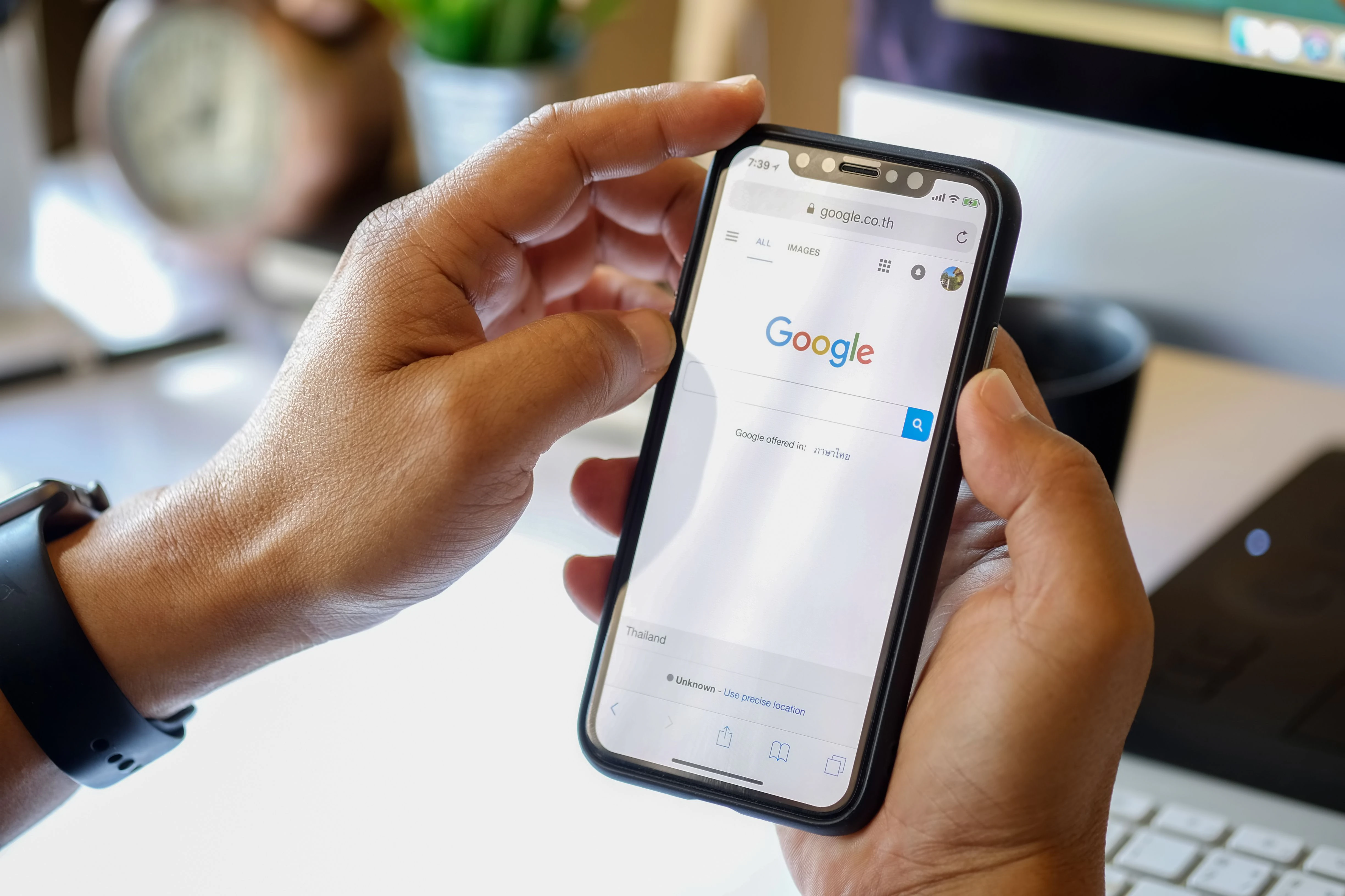 ¿Google te escucha a través de tu celular?