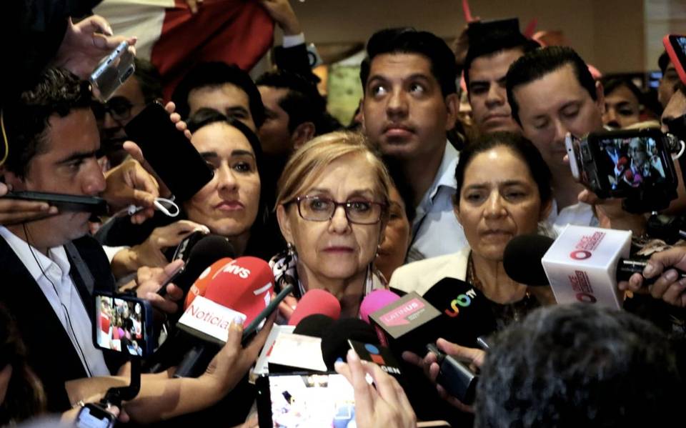 Renuncia senadora Malú Micher a Morena