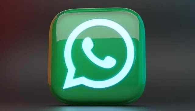 ¿Has notado la banderita de WhatsApp?