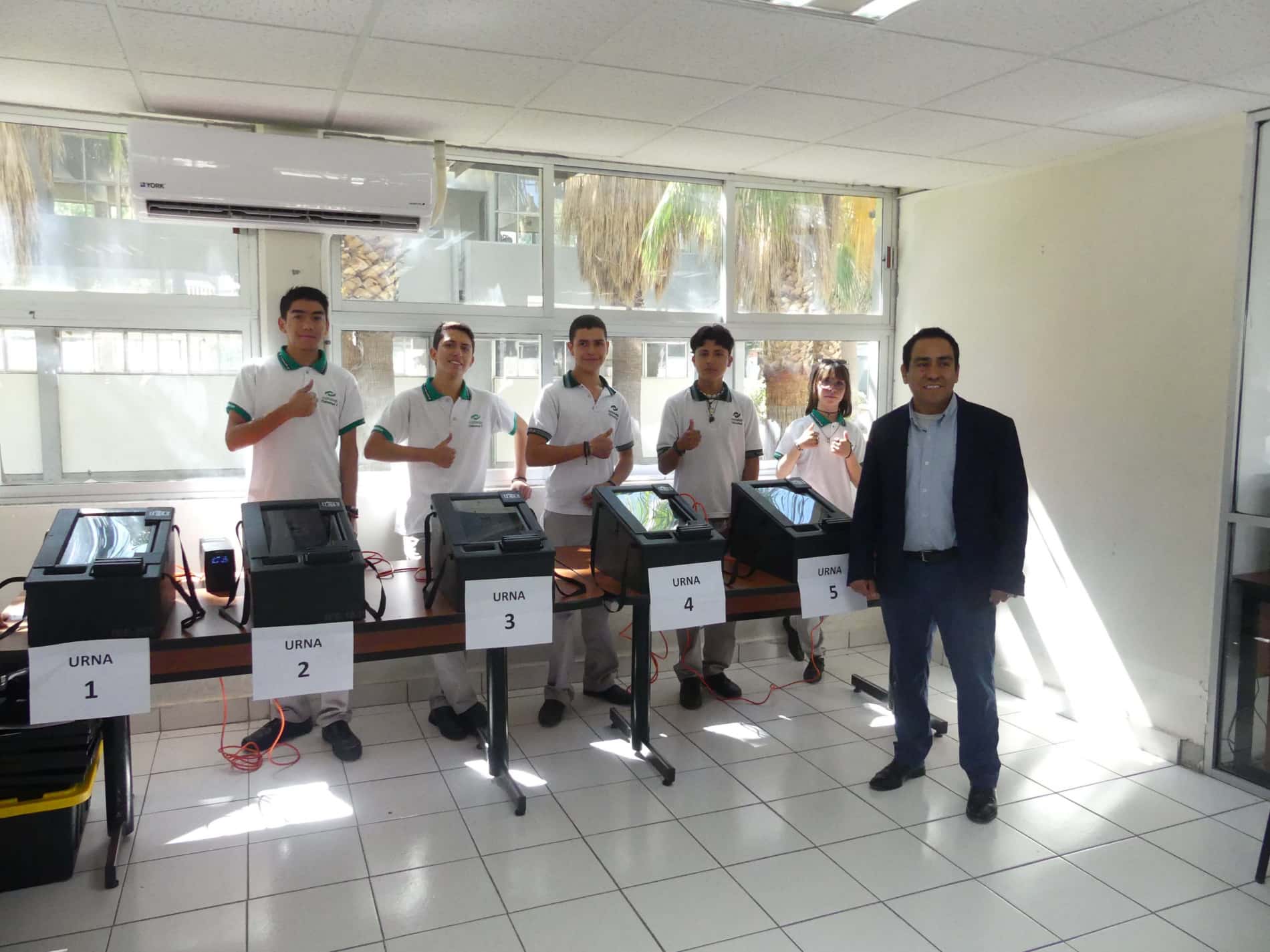 Con urnas electrónicas del IEE realizan elección de Sociedad de Alumnos del CONALEP Chihuahua