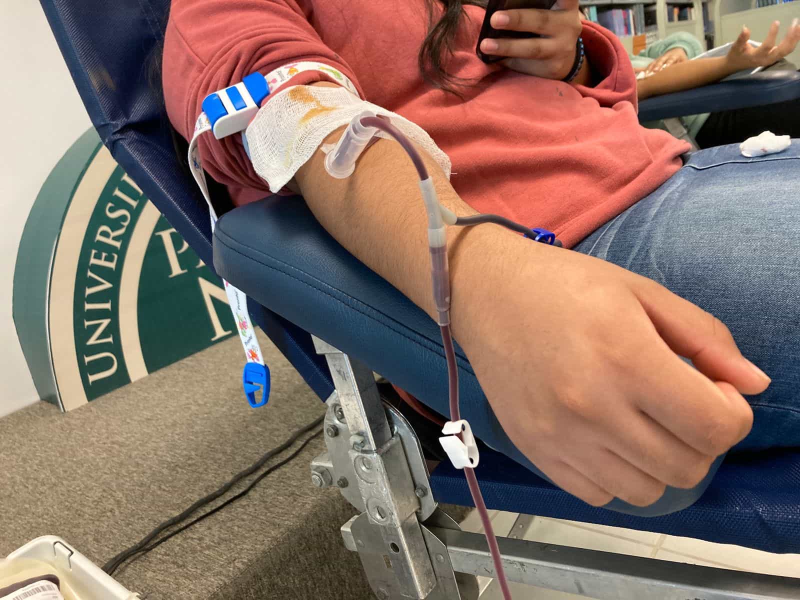 Participan estudiantes de la UT Paso del Norte en campaña de donación de sangre