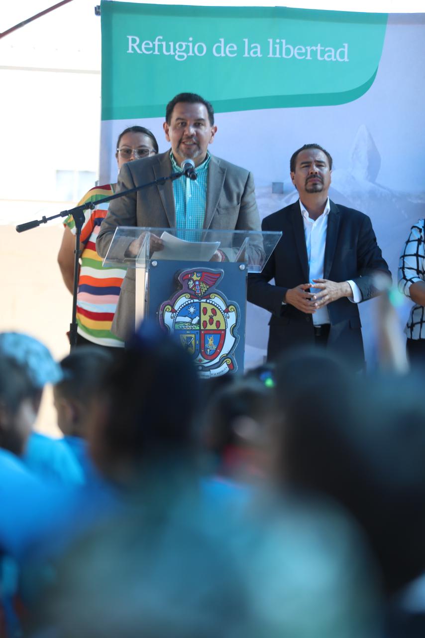 CRUZ APOYA CON TODO LAS ESCUELAS DE JUÁREZ. . . AVITIA RESALTA LA DIGNIFICACIÓN PARA LOS TRABAJADORES DE LA EDUCACIÓN. . . MORENA ABRE CONVOCATORIA PARA ALCALDÍAS. . .