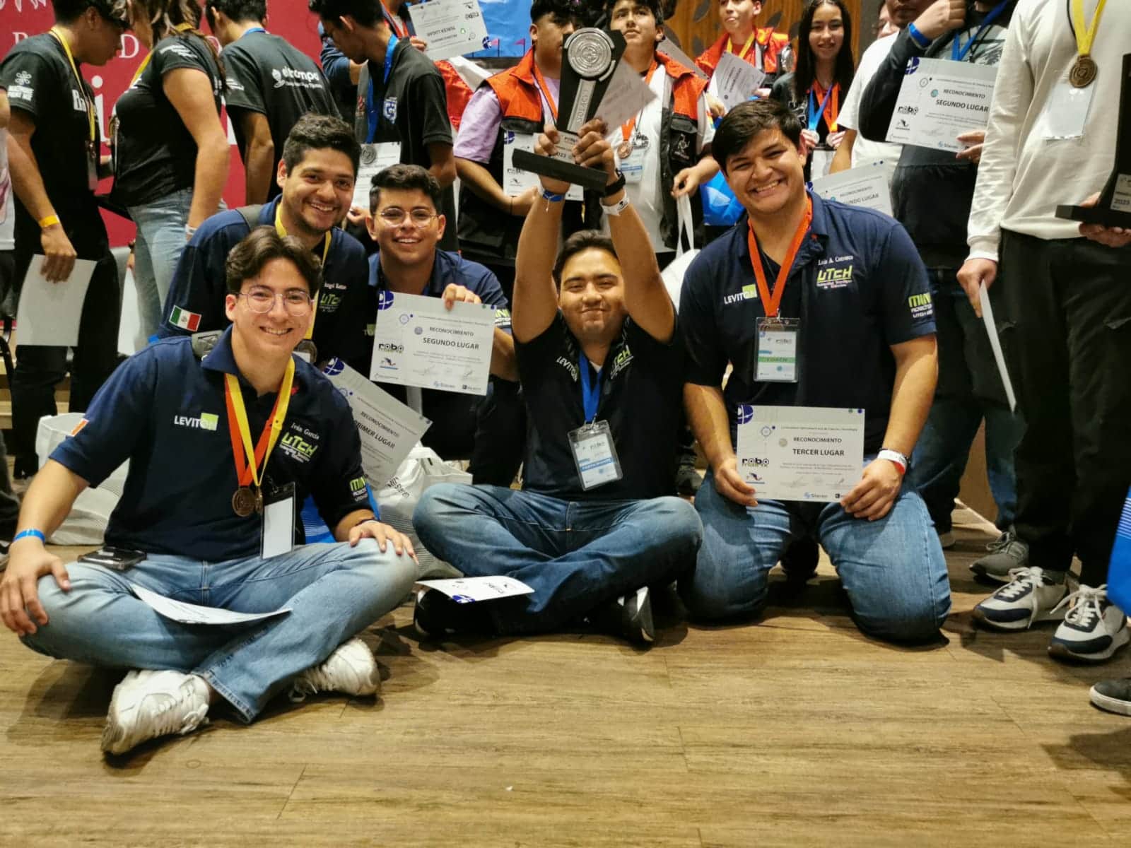 Domina equipo de la UTCH el podio de la XII Liga Latinoamericana de Robótica