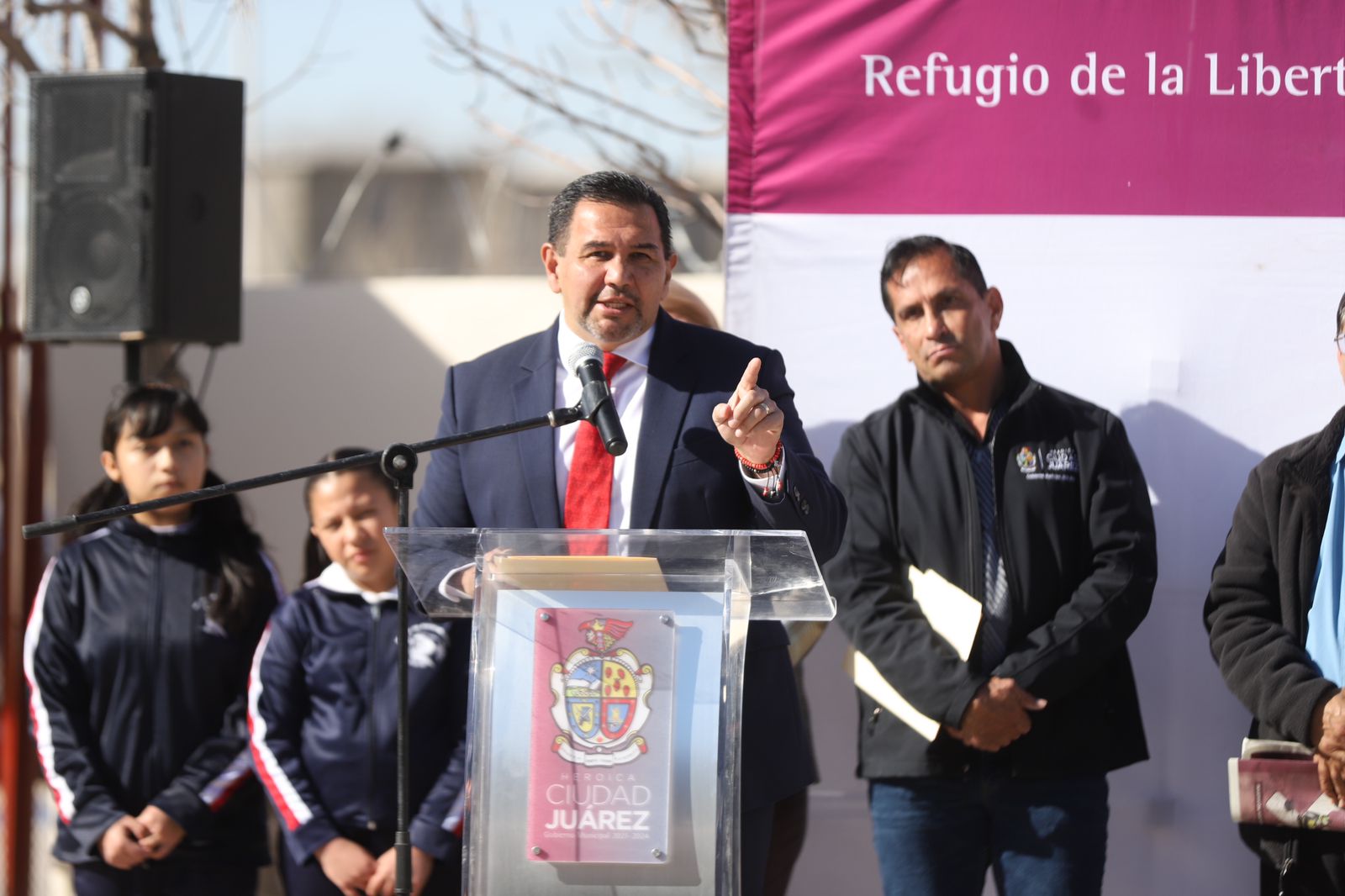 Entrega Cruz Pérez Cuellar remodelación de la Escuela Primaria “Carlos Urquidi Gaytán”