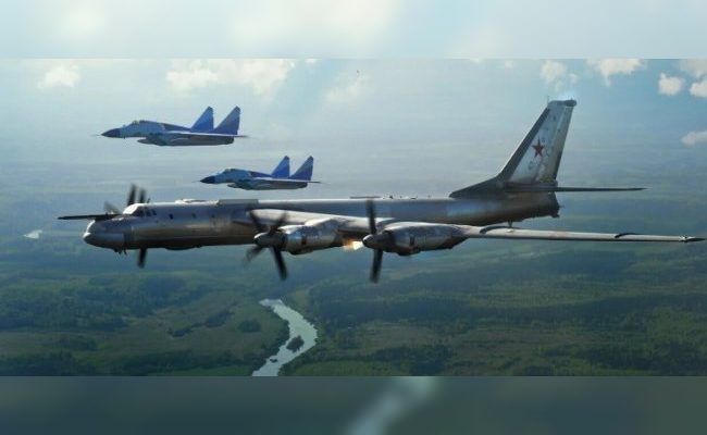 Dos bombarderos estratégicos rusos volaron cerca de Alaska