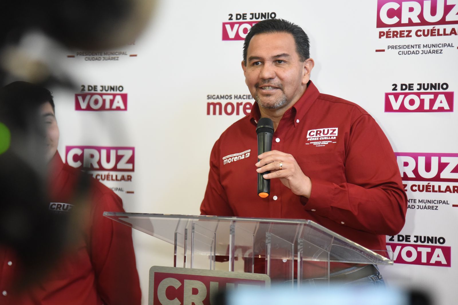 Cruz Pérez Cuéllar presenta a su equipo de campaña