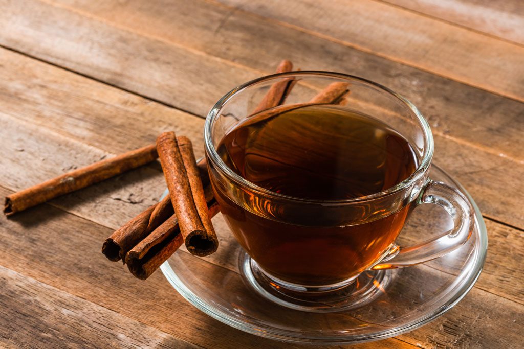 El té de un solo ingrediente que reduce los triglicéridos y controla el azúcar en sangre