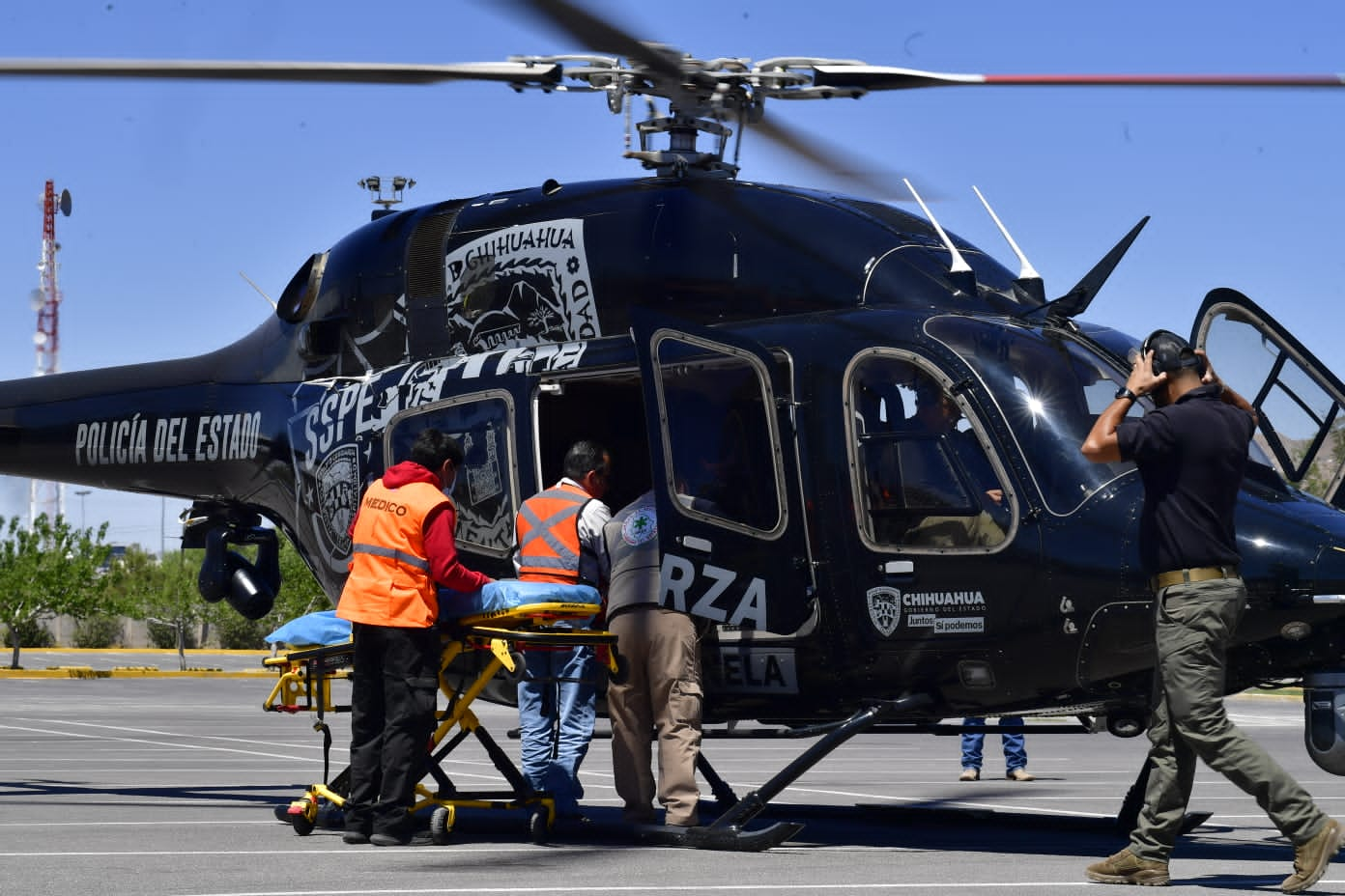 Realizan traslado aéreo de emergencia