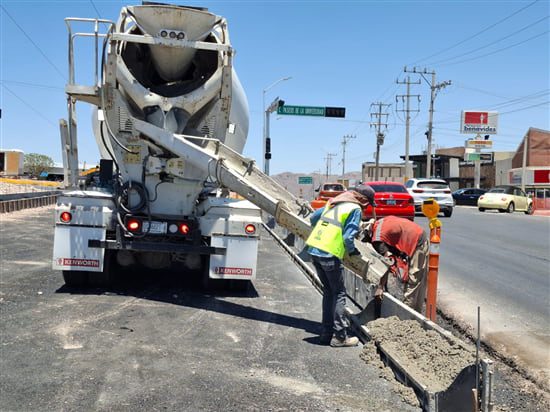 Avanzan trabajos de semaforización en Circuito Universitario